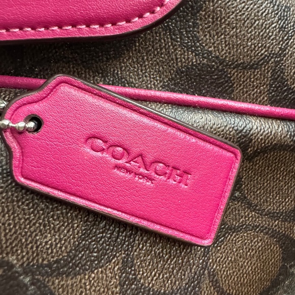 🔴SOLD🔴 Coach Meadow Shoulder Bag in Signature Coated Canvas - Picture 11 of 12